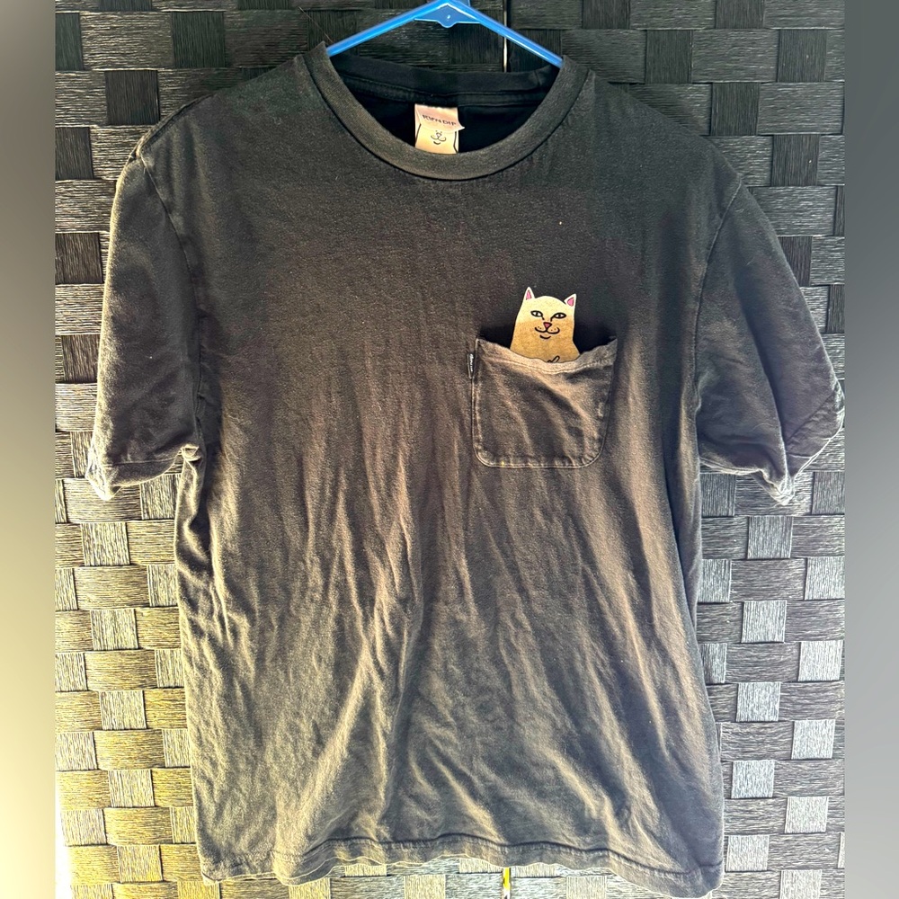 RipNDip Shirt Size M